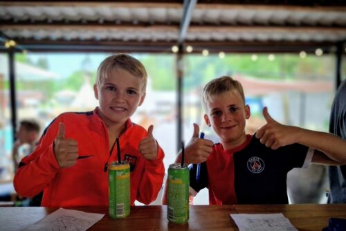 Leuke eenouder camping met tieners in de Belgische Ardennen Cafe 1