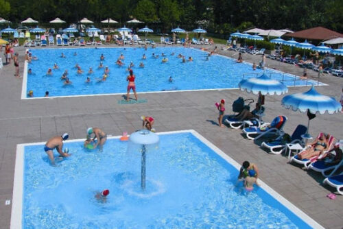 Leuke camping met zwembad aan het strand van de Adriatische Kust Camping-Adriatische-Kust-met-zwembad2
