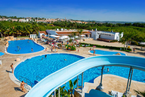 Relaxte camping in de mooie kuststreek van de Costa Dorada Camping-aan-de-Costa-Dorada-met-tieners5