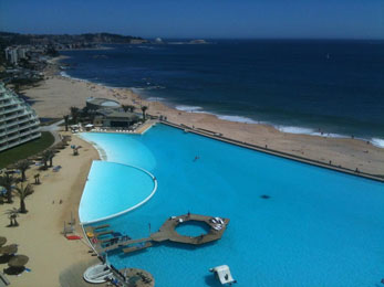 Hotel met grootste zwembad ter wereld in Chili