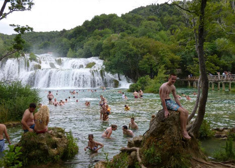 Zonnig vakantiekamp aan het strand in Kroatië Vakantiepark-Kroatie-mettieners2