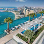 Gloednieuw hotel in Dubai met bizarre infinity pool