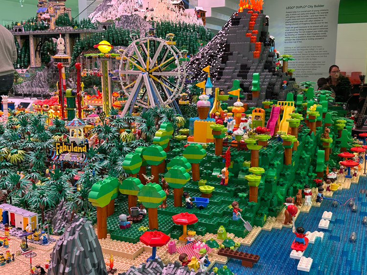 LEGO House met tieners in Billund