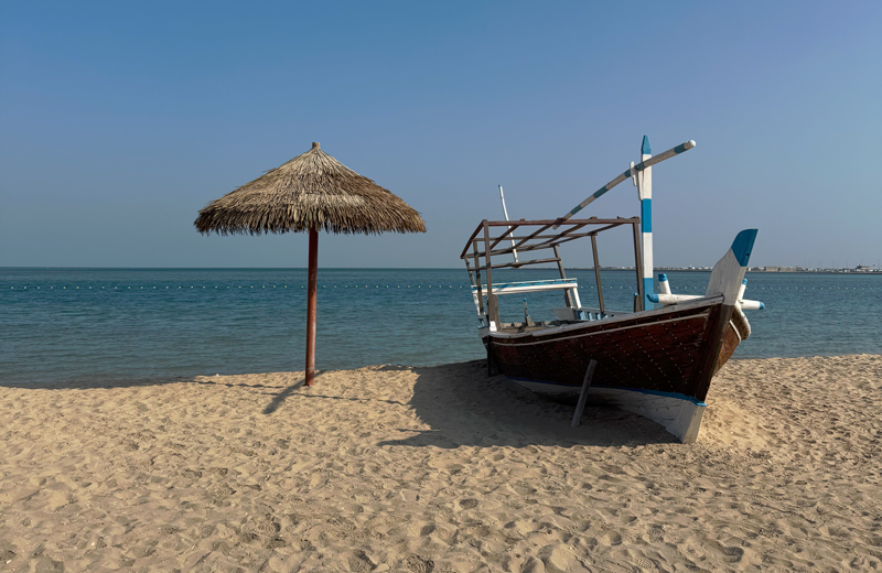 Op het strand: Qatar met tieners