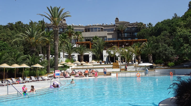 Zwembad bij Club Marvy in Turkije