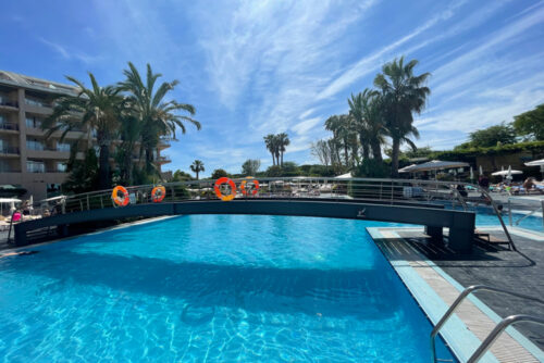Geniet in een luxe hotel in Santa Susanna met tieners! zwembad-santa-susanna